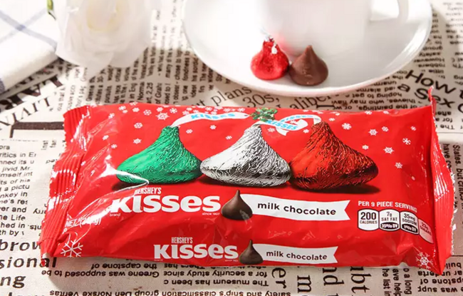 Hershey’s  好时 KISSES牛奶巧克力(圣诞系列) 240g*2袋 满减后49.8元（平时每件售价40+） 买手党-买手聚集的地方