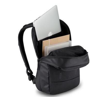 Incase City Macbook Pro 双肩电脑包 15寸  299元包邮（长期售价399元） 买手党-买手聚集的地方