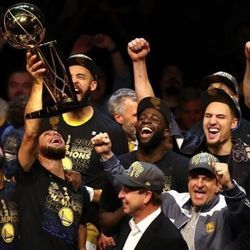 预售：NBA Nike 2018勇士总冠军纪念T恤 现场球员同款 259元 买手党-买手聚集的地方