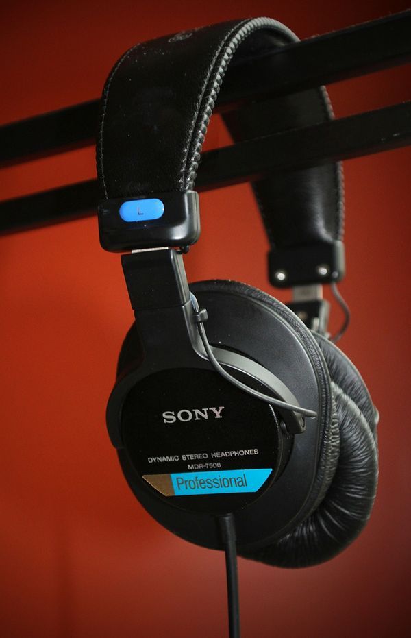 美亚销量第一 Sony 索尼 MDR7506 经典监听耳机 770元包邮（淘宝翻新900+） 买手党-买手聚集的地方