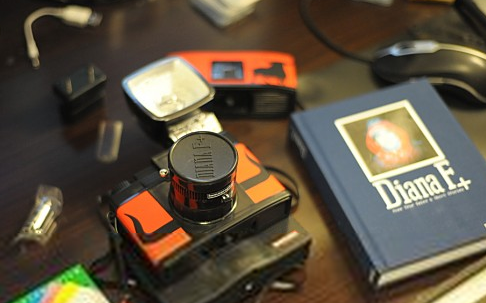 美亚销量第一 Lomography 乐魔 Diana F+ 中画幅滤镜相机 40美元￥265 买手党-买手聚集的地方