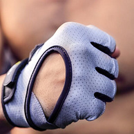 有效提升抓握、防打滑：Glofit 半指防滑健身手套
