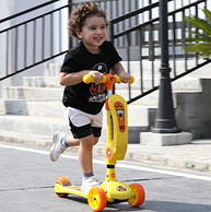 安全不易侧翻，可坐可骑可滑三合一：Ledea乐的 小黄鸭儿童滑板车