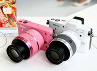 尼康 Nikon 1 J1 双镜头+相机包 官翻 200美元约￥1248（国行全新3600）