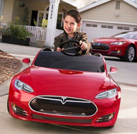 赢在起跑线！Tesla Model S儿童版电动汽车