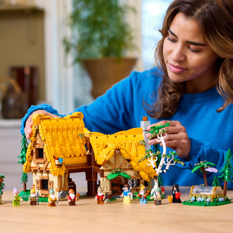LEGO 乐高 迪士尼系列 43242 白雪公主和七个小矮人森林小屋 1289元包邮 买手党-买手聚集的地方